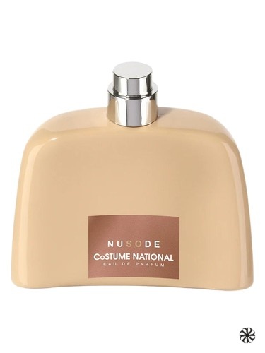 NU SO DE CoSTUME NATIONAL