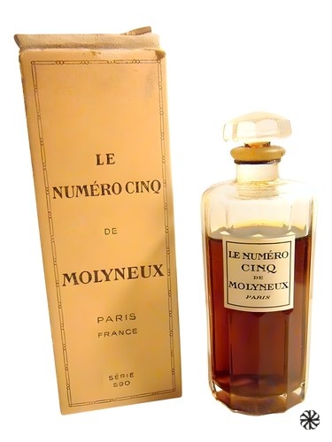 Le Numero Cinq Molyneux