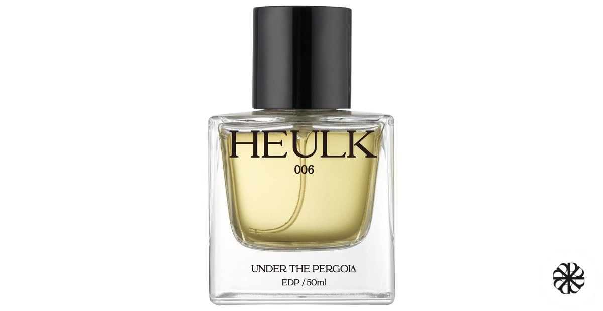 HEULK UNDER THE PERGOLA