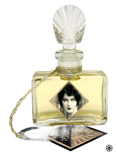 Femme Fatale Роковая женщина Art Deco Perfumes
