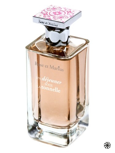 Un Dejeuner Sous La Tonnelle Rose et Marius