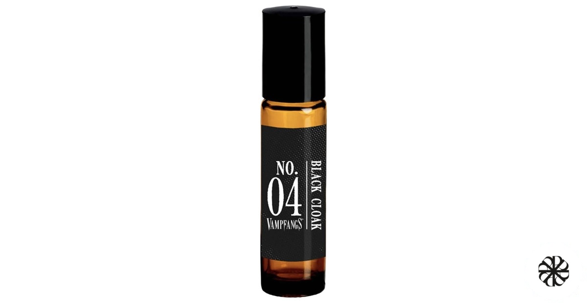 No. 4 Black Cloak Vampfangs