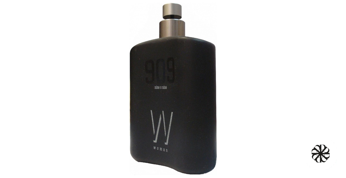 909 Nine O Nine Woman B&B Cosmetics
